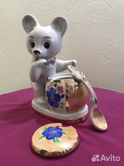 Фарфоровая статуэтка «Лакомка» СССР Дулево, винтаж