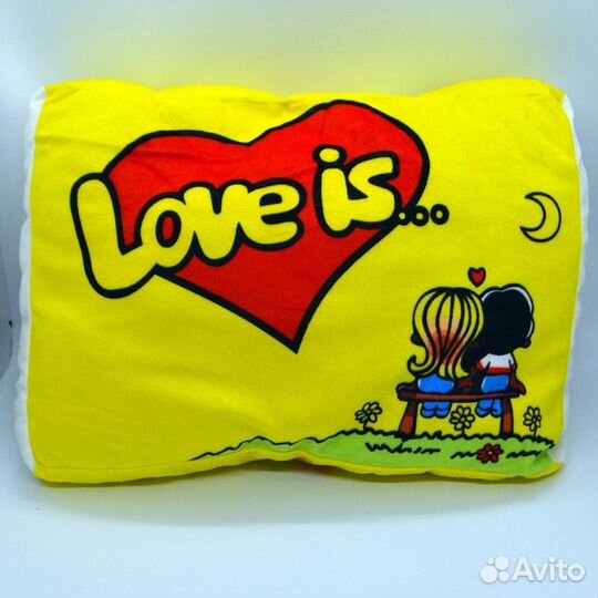 Подушка love is