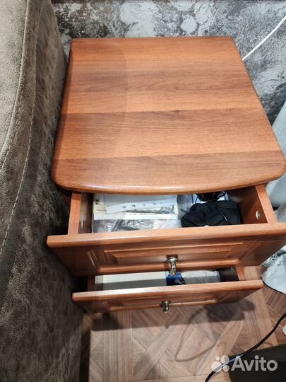 Тумба прикроватная