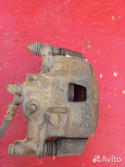 Передние тормозные суппорта Hyundai Accent