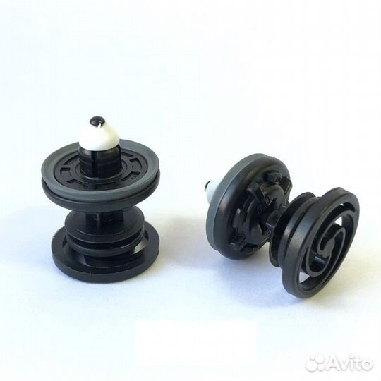 Клипса крепления обивки двери, 7L6868243