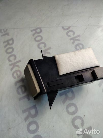 Бардачок передний Nissan Fuga 2006