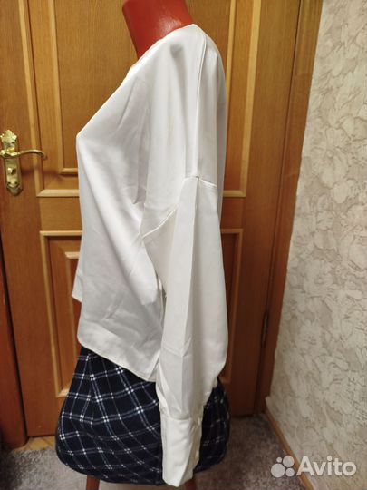 Блузка женская белая шёлк 46 размер бу