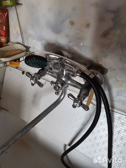 Смесители, мойка, поддон для душа