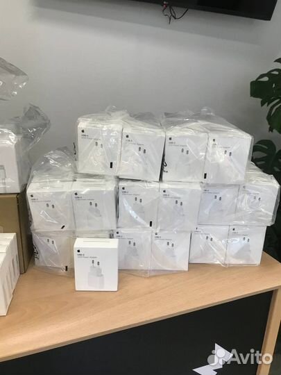 Комплект: Адаптер Apple 20W + Type-C Lightning