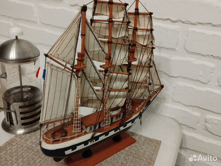 Сборная модель корабля из дерева