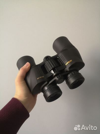 Бинокль Nikon Aculon A211 8x42