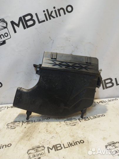 Корпус воздушного фильтра om642 левый Mercedes