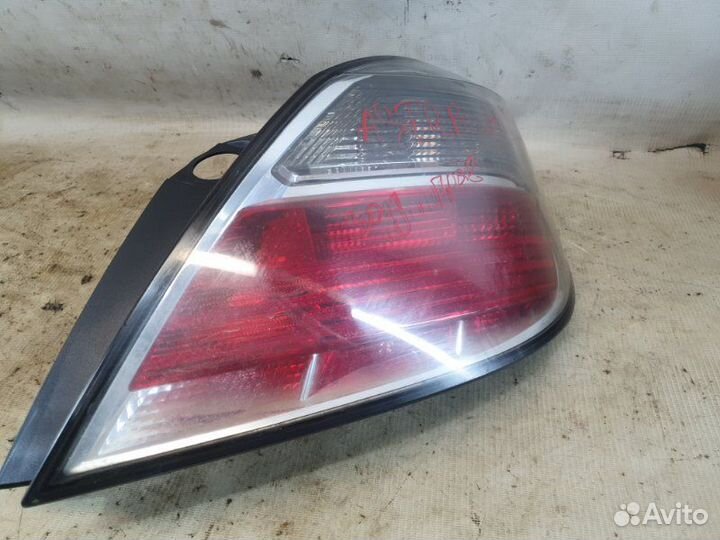 Фонарь задний правый Opel Astra H Z14XEP 2008