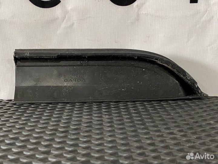 Резинка спойлера Volvo FH4 82718895