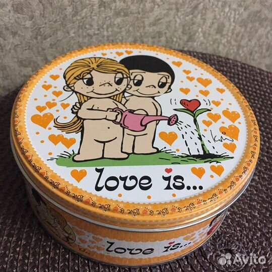 Металлическая коробка от печенья