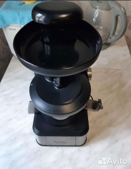 Шнековая соковыжималка