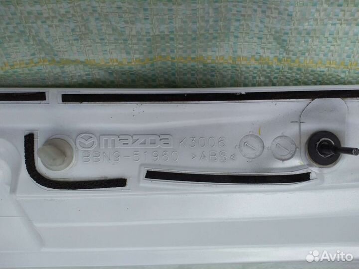 Спойлер крышки багажника Mazda 3