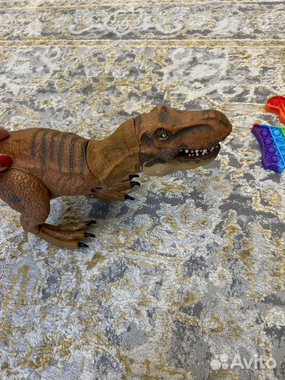 Динозавр тиранозавр