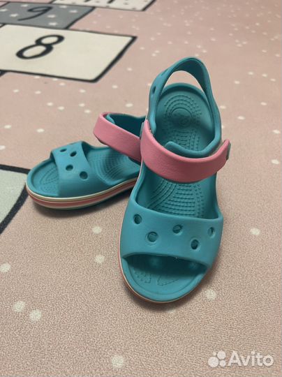 Сандалии crocs