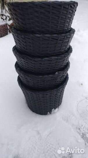 Кашпо из искусственного ротанга