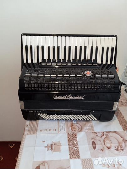 Аккордеон weltmeister рояль стандарт метеор 4/4