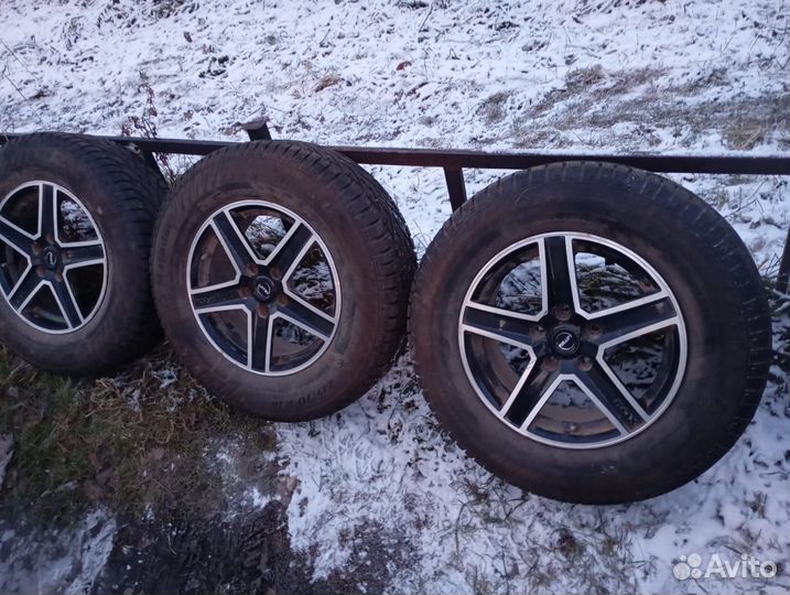Колеса шипованые р16