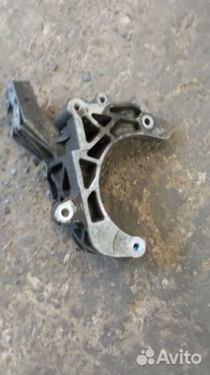 Кронштейн гура компрессора Шевроле Спарк М200
