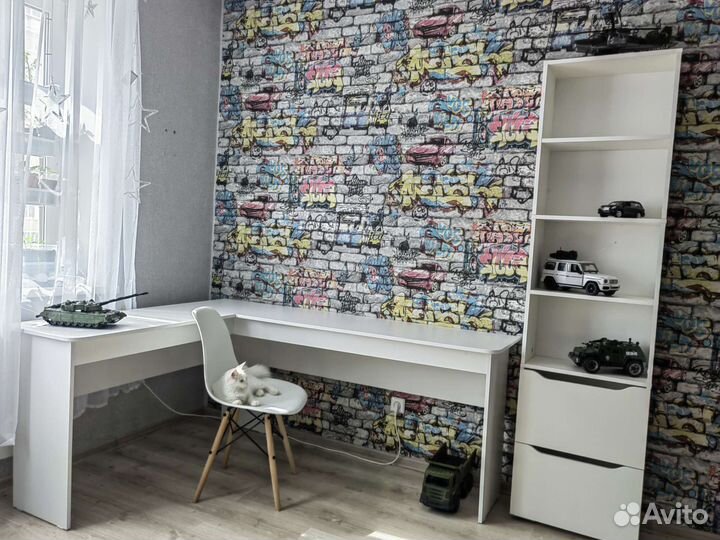 Компьютерный стол белый угловой