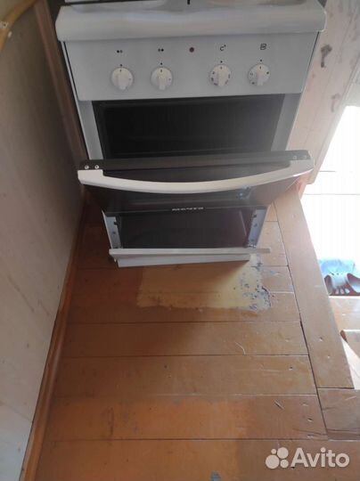 Плита газовая б/у с духовкой электрической