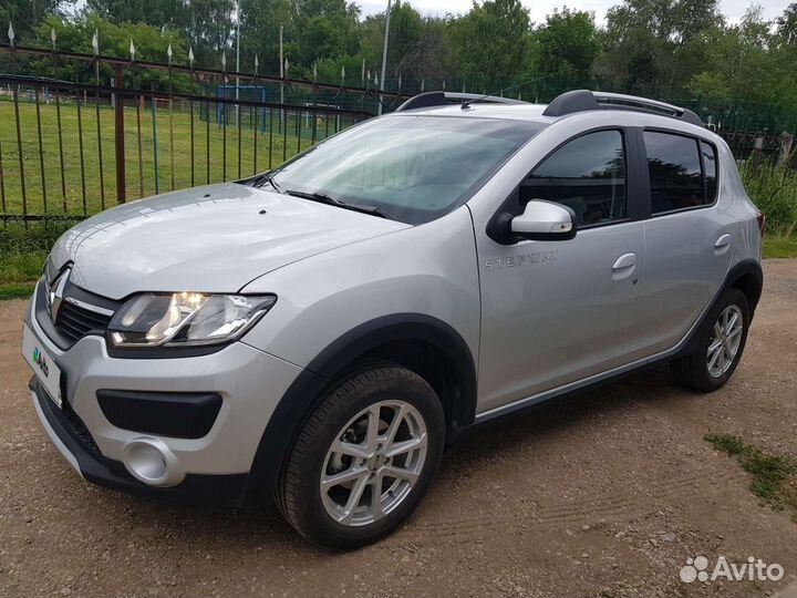 Renault Sandero Stepway 1.6 МТ, 2016, 5 800 км