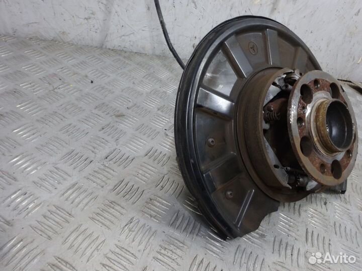 Кулак поворотный задний правый Мерседес 204 212