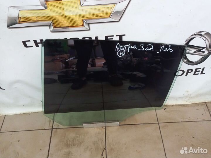 Заднее левое стекло Опель Астра Н хэтчбэк