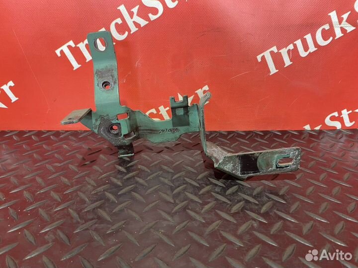 Кронштейн трубок компрессора Volvo FH