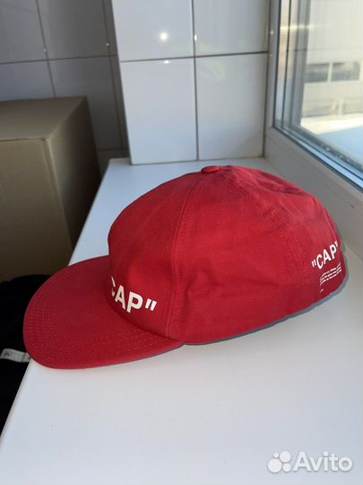 Бейсболка off-white