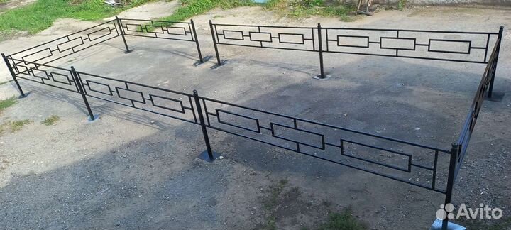 Ограда на кладбище