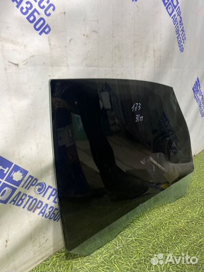 Стекло двери заднее правое Ford Focus 2 хэтчбек