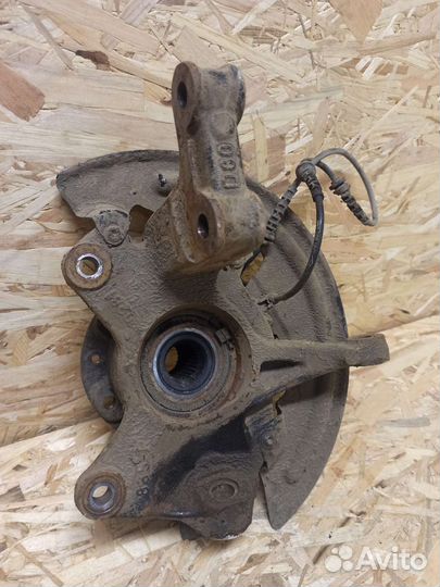 Кулак поворотный правый Renault Fluence, Megane 3