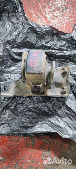 Подушка кпп Тойота спринтер