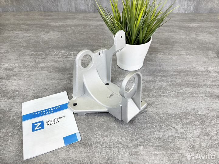 Крепеж крепления компрессора на Land Rover