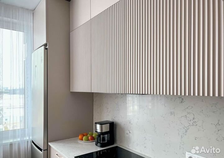 Кухня Розово-Алая на заказ собственное производств