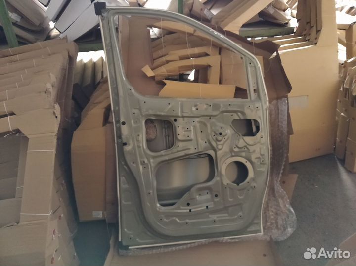 Дверь передняя левая Hyundai Grand Starex H-1