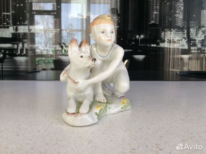 Фарфоровая статуэтка СССР Юный пограничник