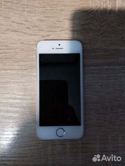 iPhone SE, 16 ГБ