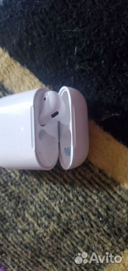 Беспроводные наушники apple airpods