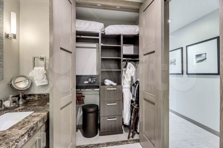 6-к. квартира, 268 м², 5/11 эт.