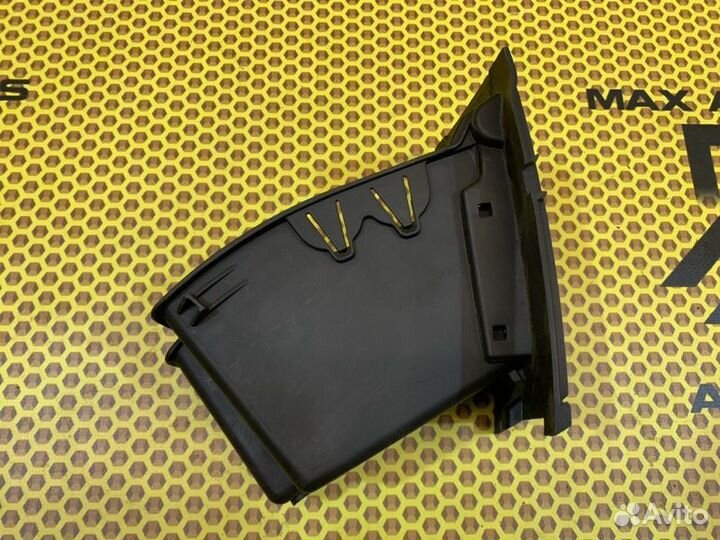 Бардачок Ford Focus 3 хетчбек 1.6 iqdb 2013