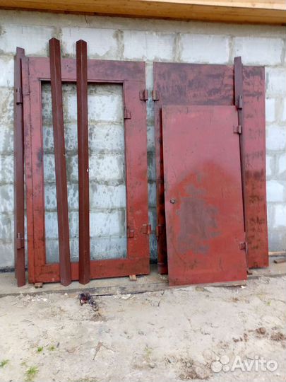 Продам ворота гаражные металлические