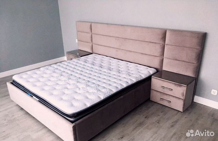 Кровать с изголовьем