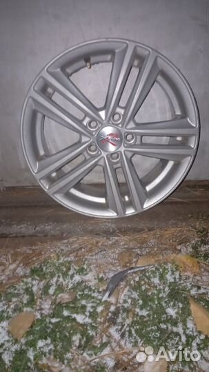 Диск литой X-drive R 15