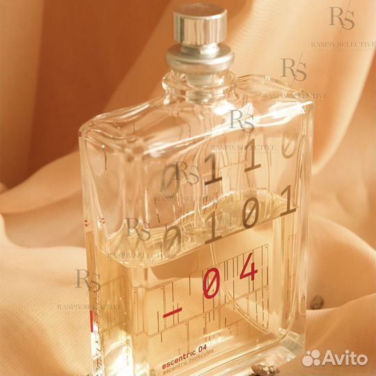 Escentric Molecules Escentric 04