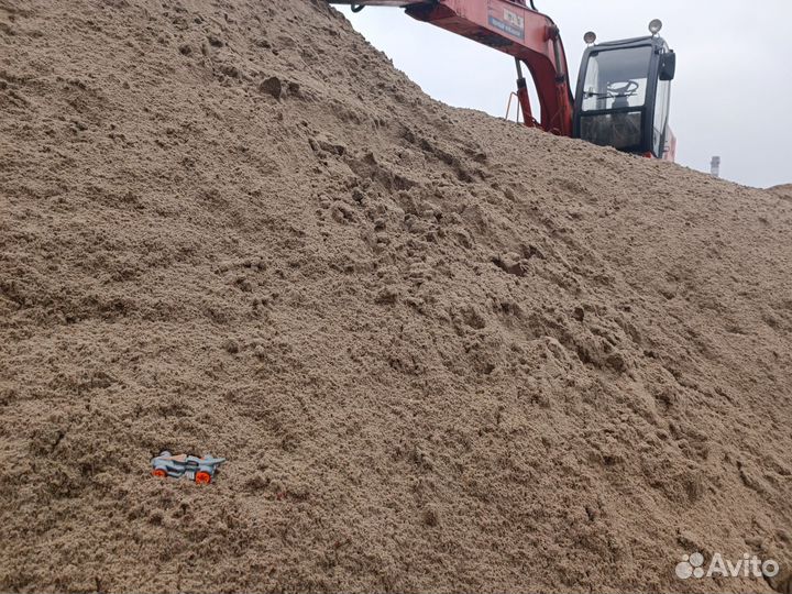 Песок карьерный чистый с доставкой от 1 м3