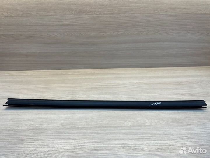 Уплотнитель стекла двери внутренний передний левый