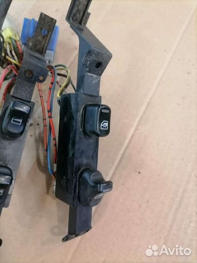 Кнопка стеклоподьемника nissan primera P10