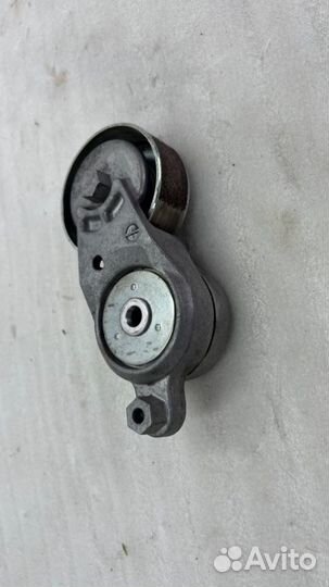 Натяжитель ремня Toyota Camry V70/V75 2arfe 2500CC